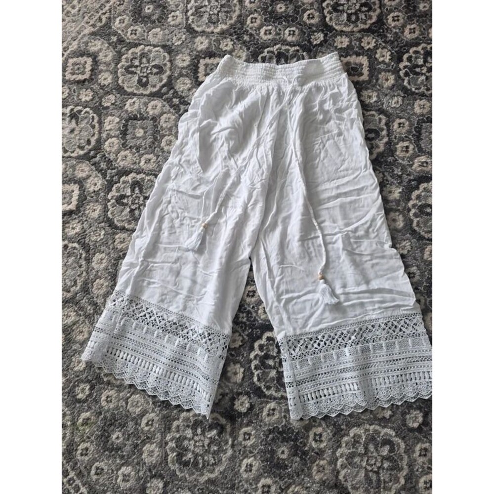 Cotton wide-leg pants with crochet lace hem detail
